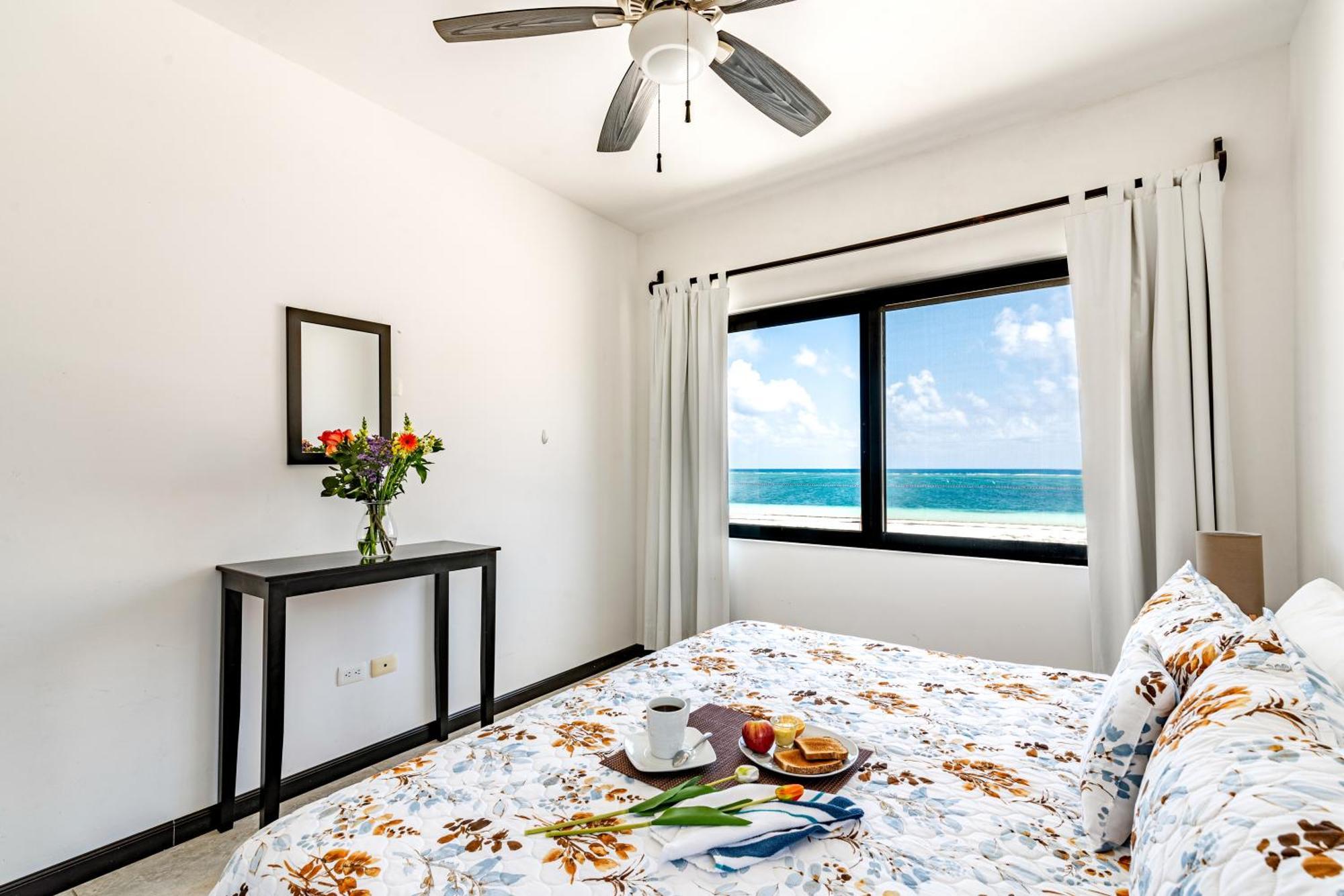 Vela'S Condos Ocean Front Пуерто Морелос Екстериор снимка